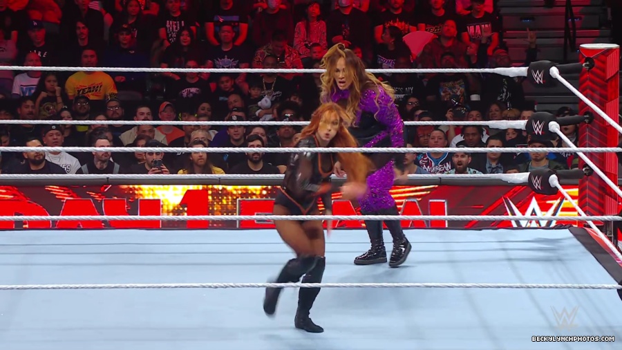 WWE_Raw_01_01_24_Becky_vs_Nia_mp40270.jpg