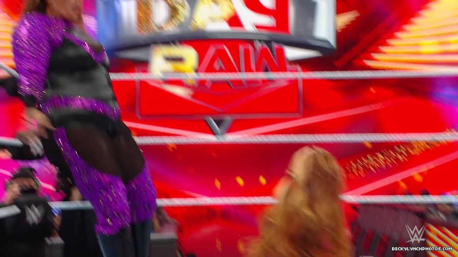 WWE_Raw_01_01_24_Becky_vs_Nia_mp40324.jpg