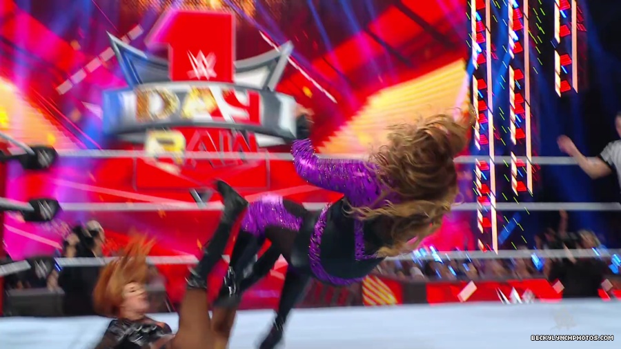 WWE_Raw_01_01_24_Becky_vs_Nia_mp40345.jpg