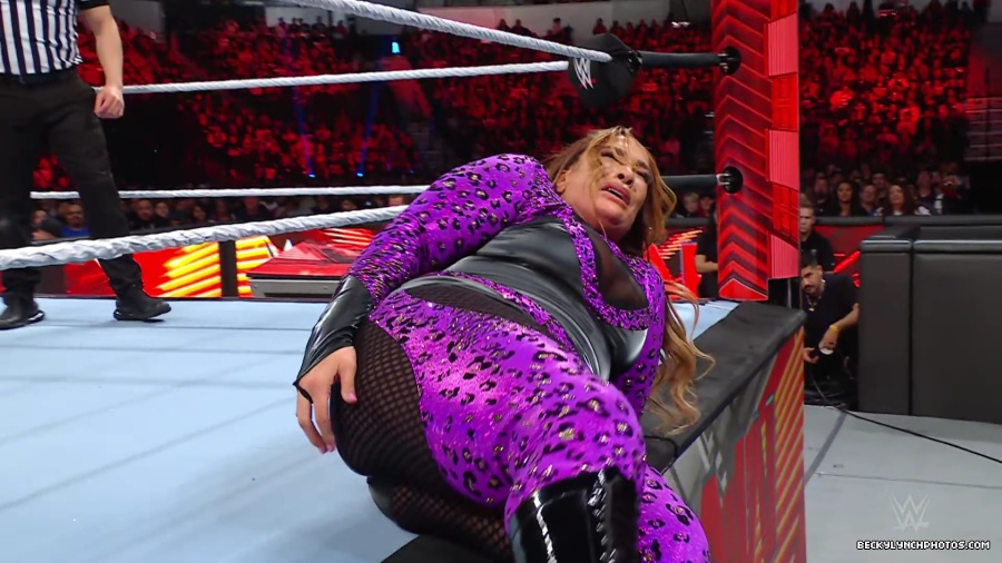WWE_Raw_01_01_24_Becky_vs_Nia_mp40402.jpg