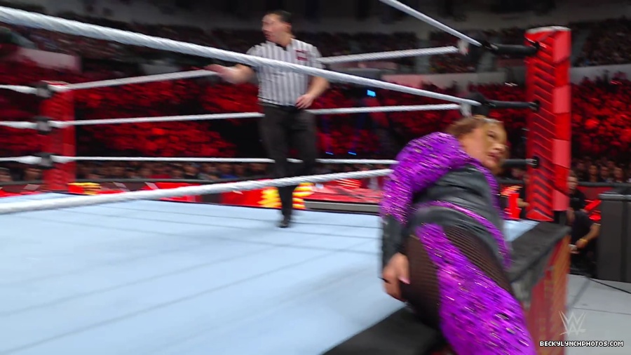 WWE_Raw_01_01_24_Becky_vs_Nia_mp40403.jpg
