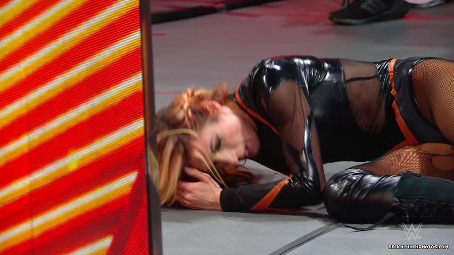 WWE_Raw_01_01_24_Becky_vs_Nia_mp40433.jpg