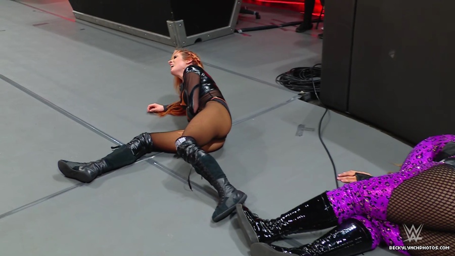 WWE_Raw_01_01_24_Becky_vs_Nia_mp40435.jpg