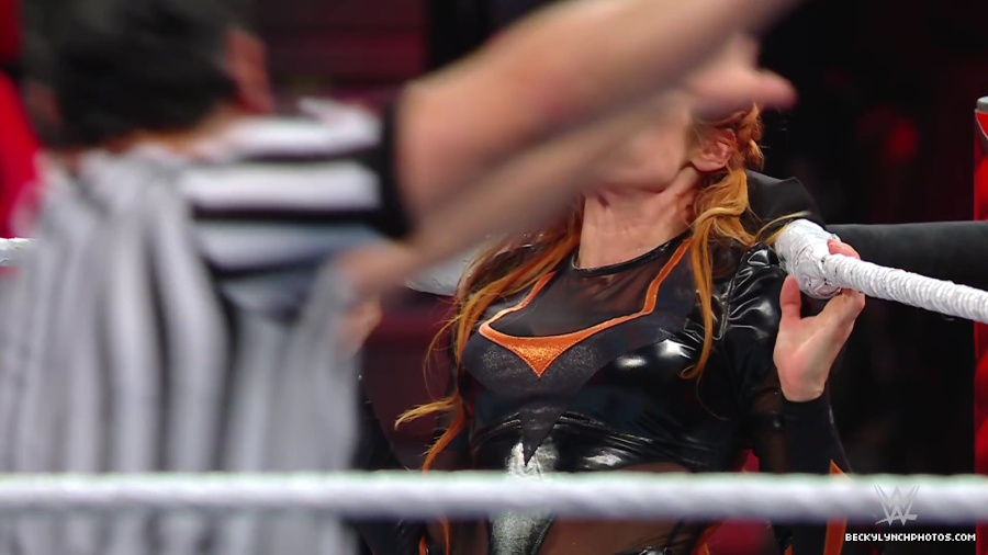 WWE_Raw_01_01_24_Becky_vs_Nia_mp40457.jpg