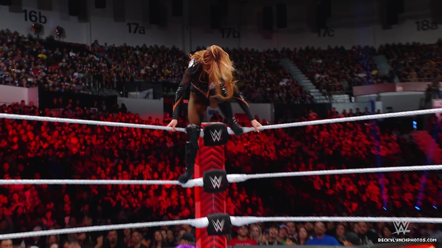 WWE_Raw_01_01_24_Becky_vs_Nia_mp40463.jpg