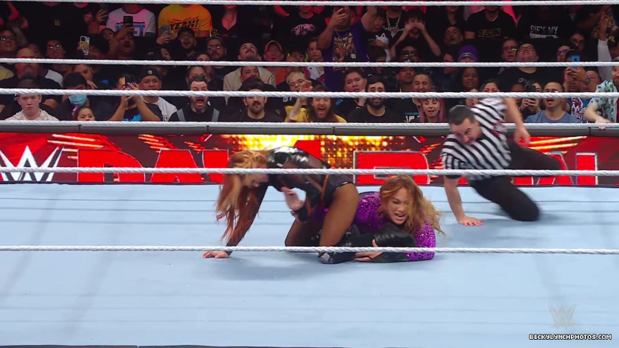 WWE_Raw_01_01_24_Becky_vs_Nia_mp40473.jpg