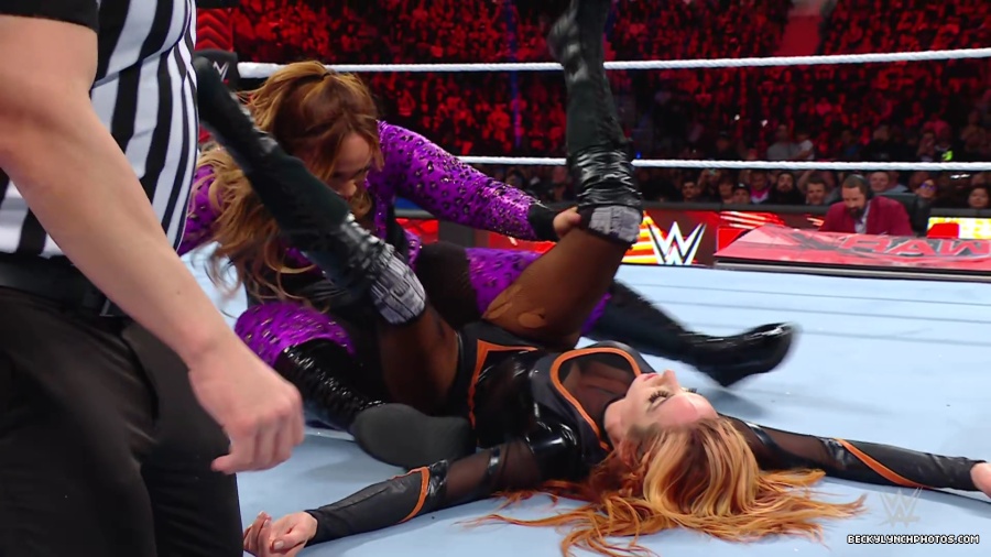 WWE_Raw_01_01_24_Becky_vs_Nia_mp40506.jpg