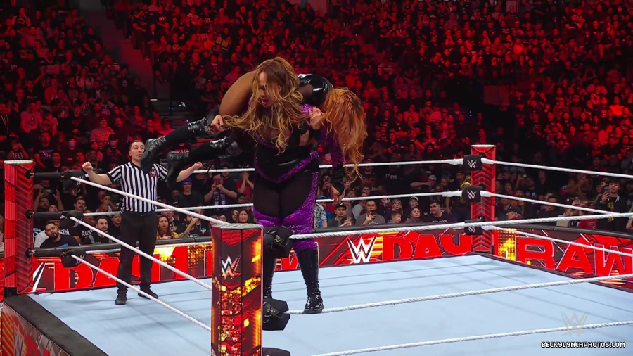 WWE_Raw_01_01_24_Becky_vs_Nia_mp40571.jpg