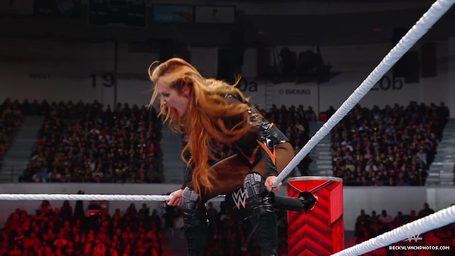 WWE_Raw_01_01_24_Becky_vs_Nia_mp40631.jpg