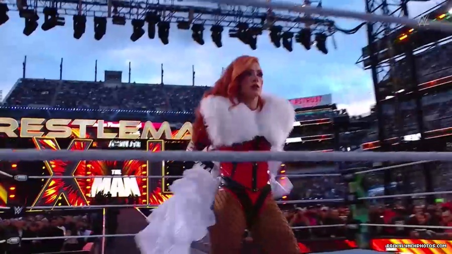 Becky_Mania_mp40138.jpg