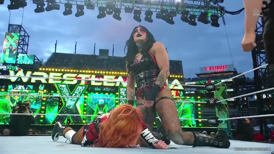 Becky_Mania_mp40918.jpg