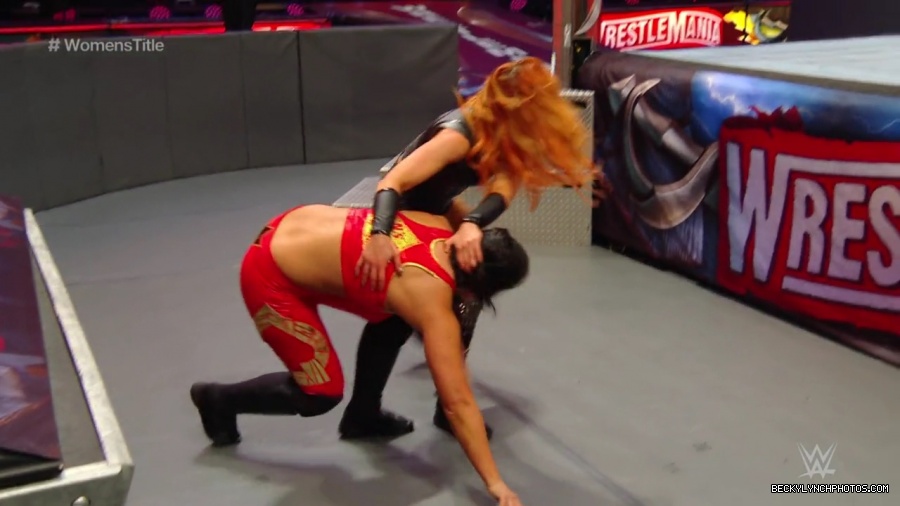 pfa-wwe_wrestlemania36_p1_720p_mkv6879.jpg