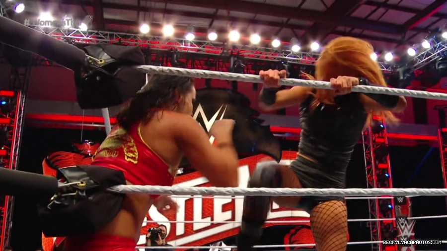 pfa-wwe_wrestlemania36_p1_720p_mkv6922.jpg