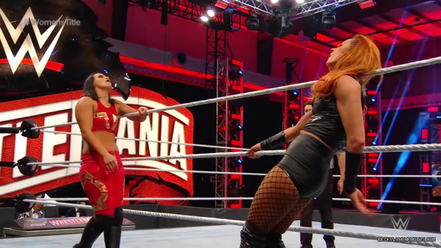 pfa-wwe_wrestlemania36_p1_720p_mkv7056.jpg