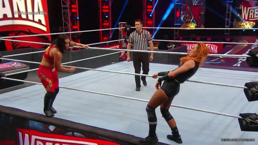 pfa-wwe_wrestlemania36_p1_720p_mkv7058.jpg