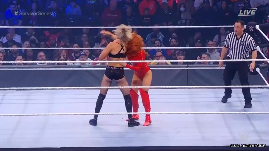 SURVIVOR_SERIES_2021_NOV__212C_2021_-_Becky_vs_Charlotte_0667.jpg
