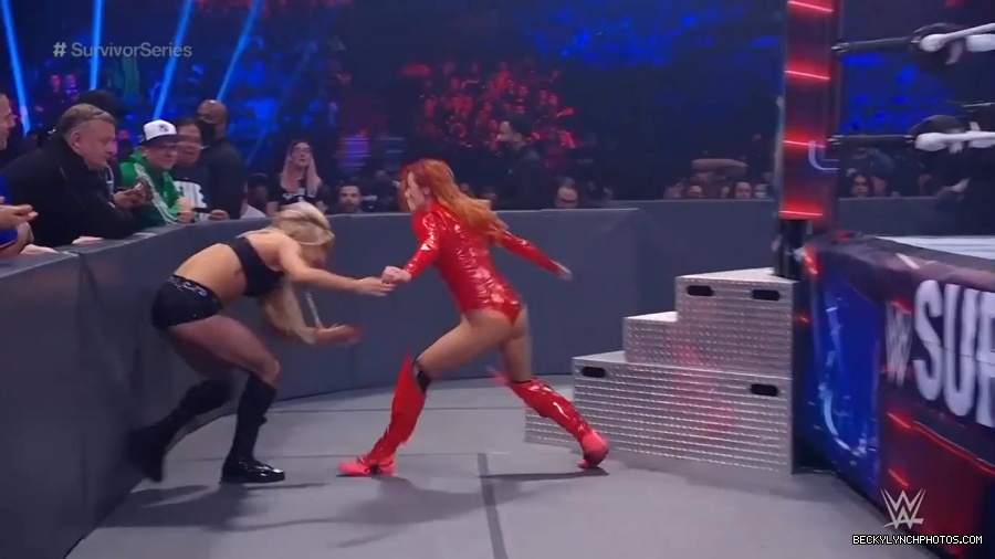 SURVIVOR_SERIES_2021_NOV__212C_2021_-_Becky_vs_Charlotte_0941.jpg