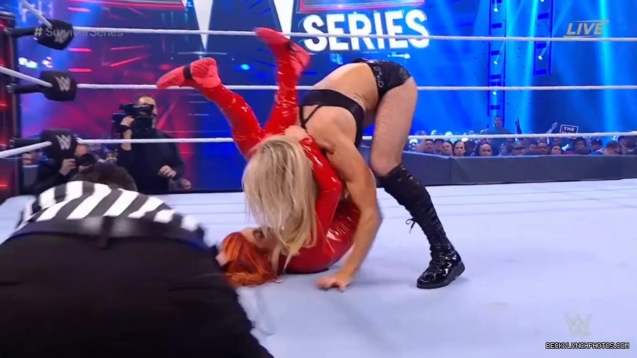 SURVIVOR_SERIES_2021_NOV__212C_2021_-_Becky_vs_Charlotte_1300.jpg