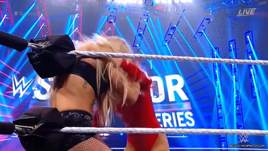 SURVIVOR_SERIES_2021_NOV__212C_2021_-_Becky_vs_Charlotte_1503.jpg