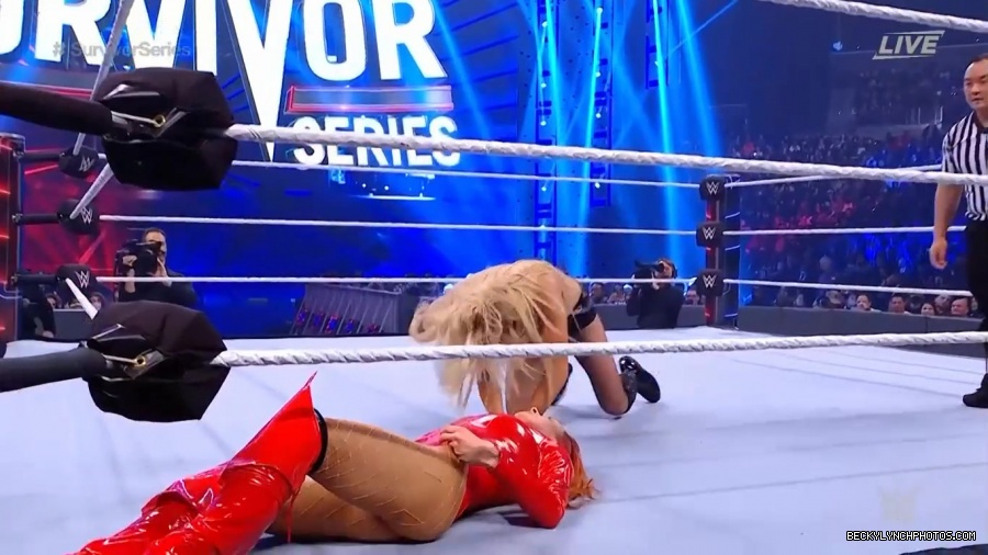 SURVIVOR_SERIES_2021_NOV__212C_2021_-_Becky_vs_Charlotte_1583.jpg