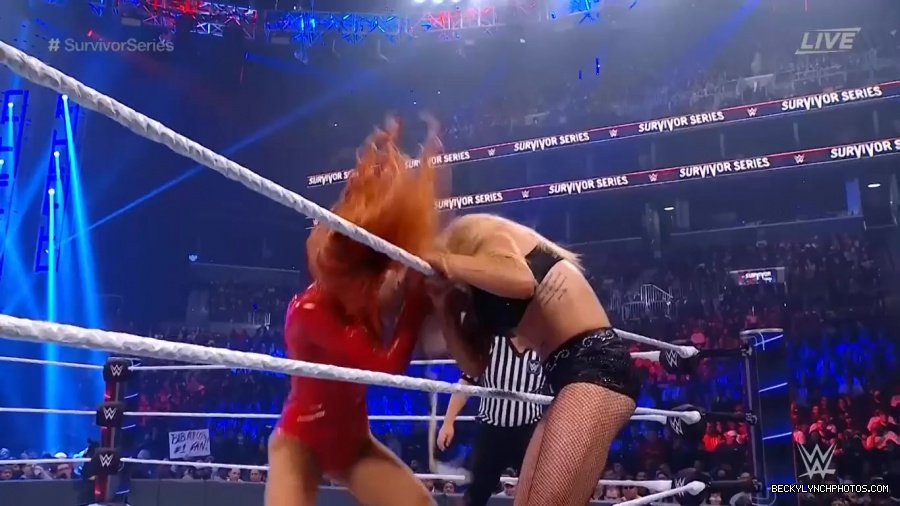 SURVIVOR_SERIES_2021_NOV__212C_2021_-_Becky_vs_Charlotte_1858.jpg