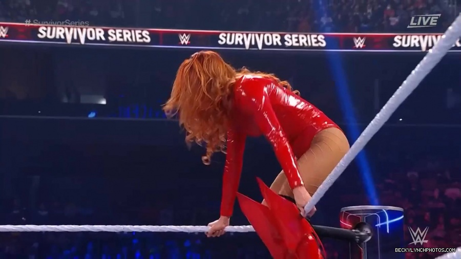 SURVIVOR_SERIES_2021_NOV__212C_2021_-_Becky_vs_Charlotte_1887.jpg