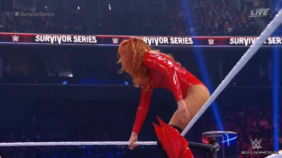 SURVIVOR_SERIES_2021_NOV__212C_2021_-_Becky_vs_Charlotte_1888.jpg