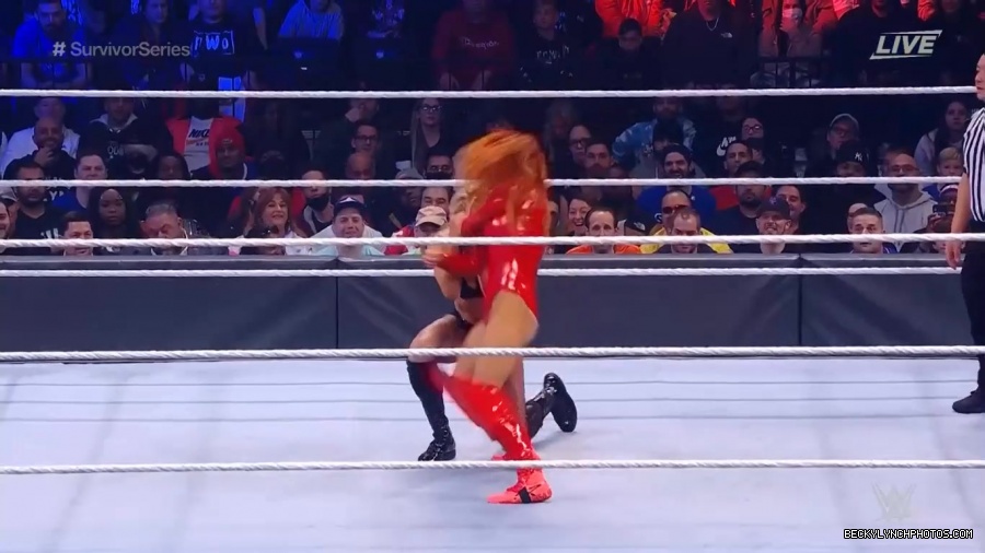 SURVIVOR_SERIES_2021_NOV__212C_2021_-_Becky_vs_Charlotte_2067.jpg