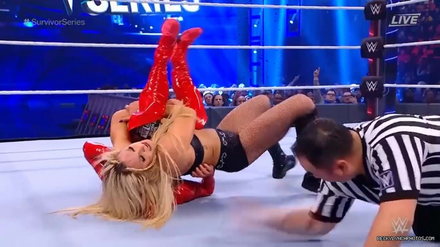 SURVIVOR_SERIES_2021_NOV__212C_2021_-_Becky_vs_Charlotte_2220.jpg