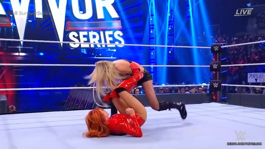 SURVIVOR_SERIES_2021_NOV__212C_2021_-_Becky_vs_Charlotte_2294.jpg