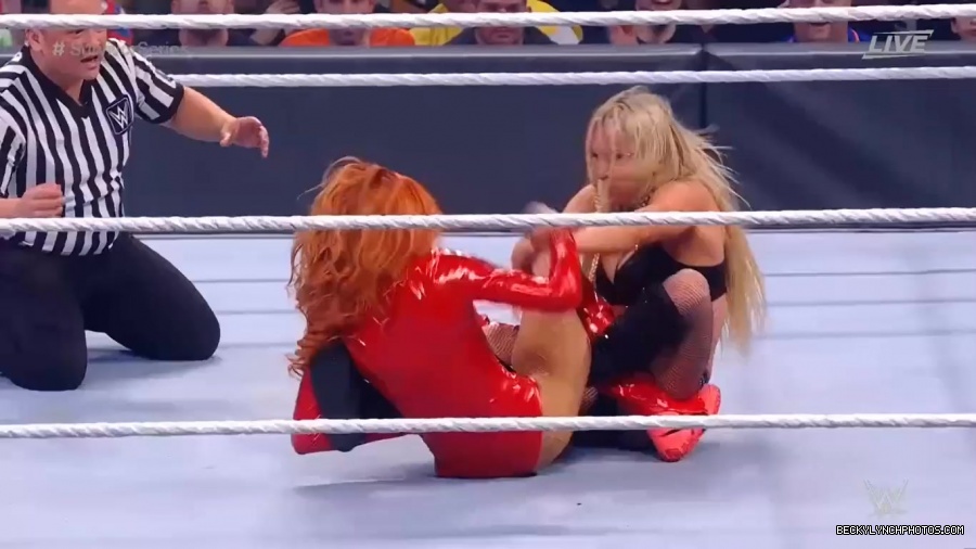SURVIVOR_SERIES_2021_NOV__212C_2021_-_Becky_vs_Charlotte_2627.jpg