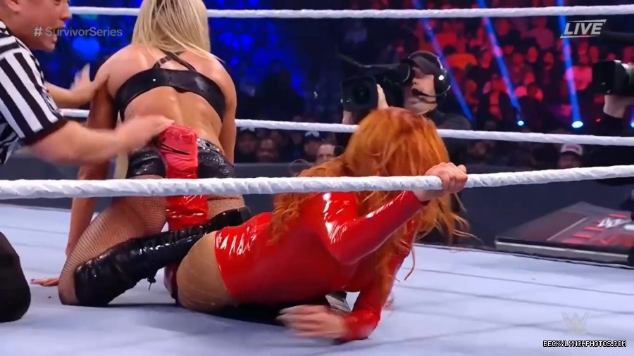 SURVIVOR_SERIES_2021_NOV__212C_2021_-_Becky_vs_Charlotte_2653.jpg